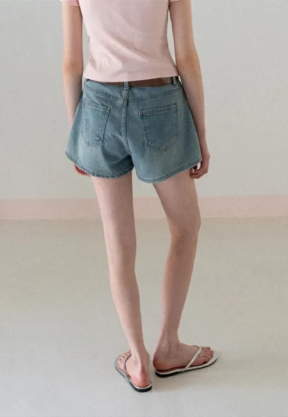 High waist denim shorts with belt loop and front pockets