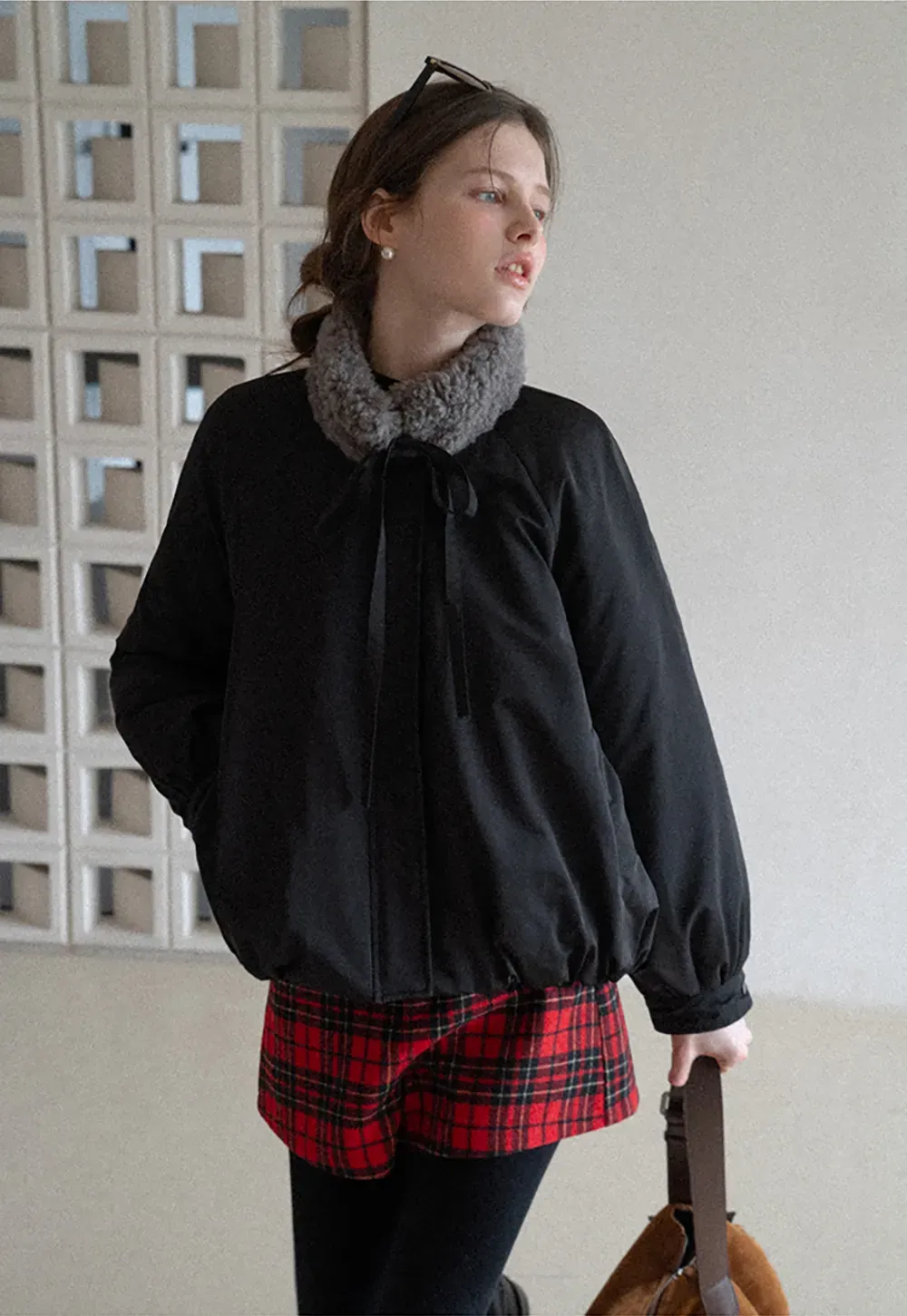 Stylish Short Jacket with Furry Collar and Zipper Design