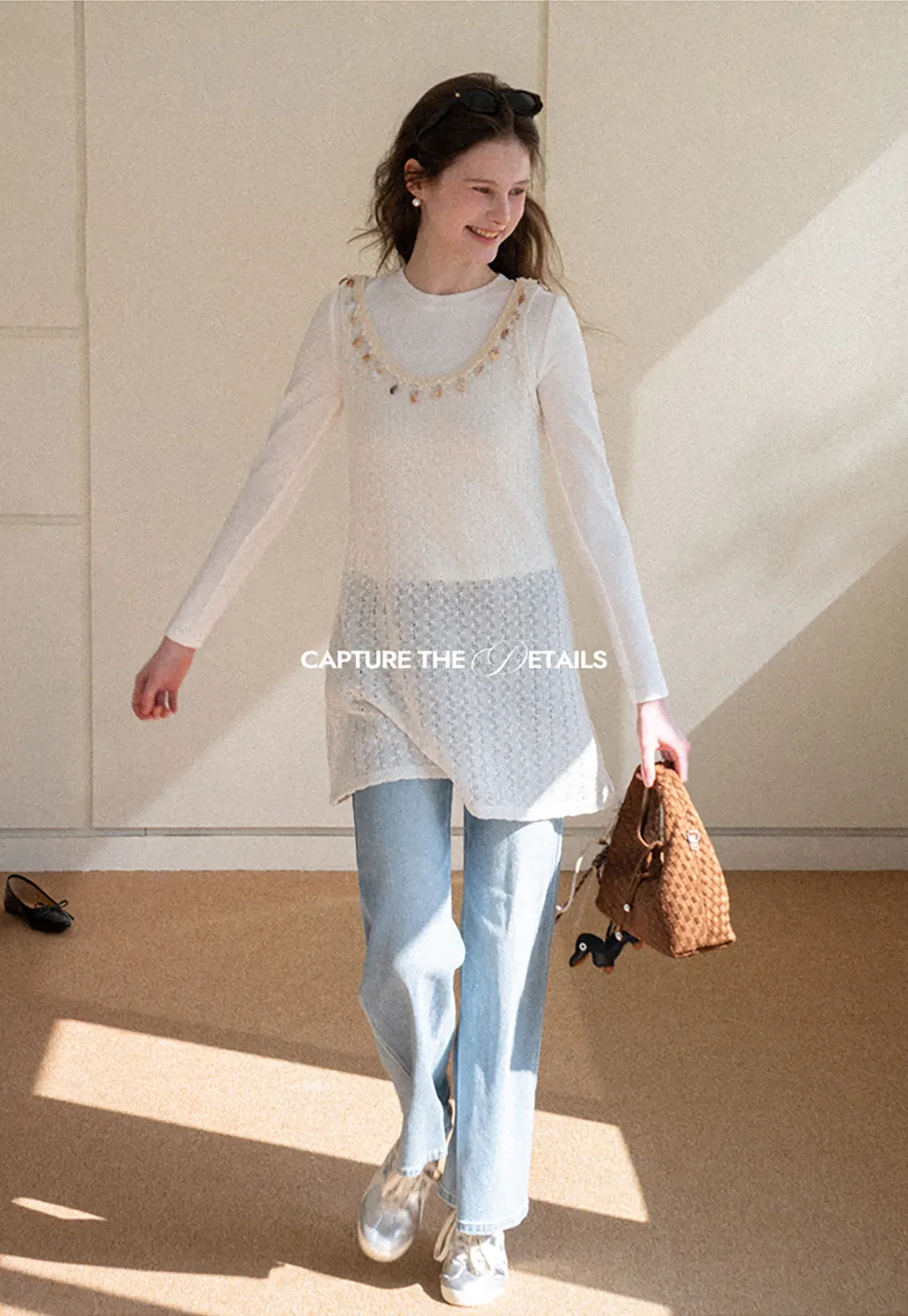 knitted sleeveless tank top with lace trim and button details