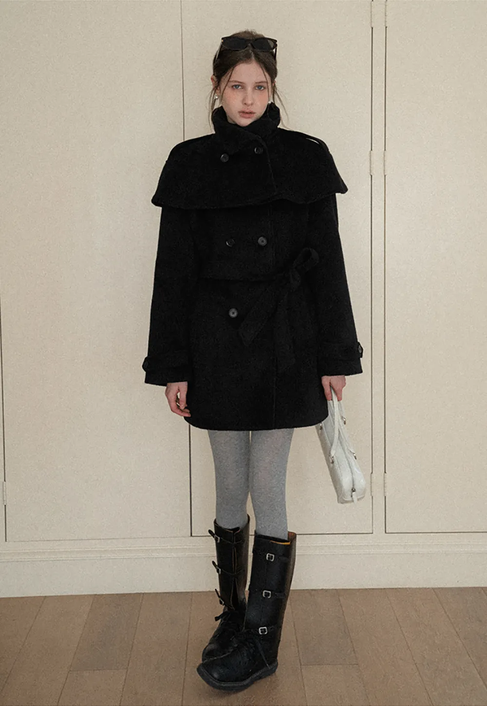 Elegant Wool Coat with Belted Design and Wide Collar