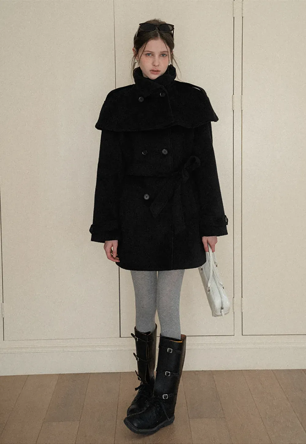 Elegant Wool Coat with Belted Design and Wide Collar