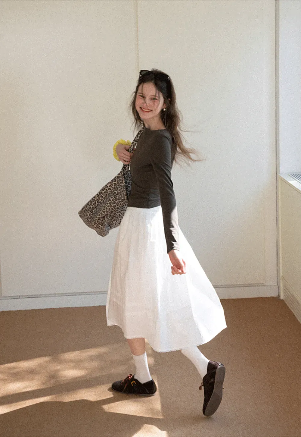 Lightweight pleated midi skirt with elastic waist