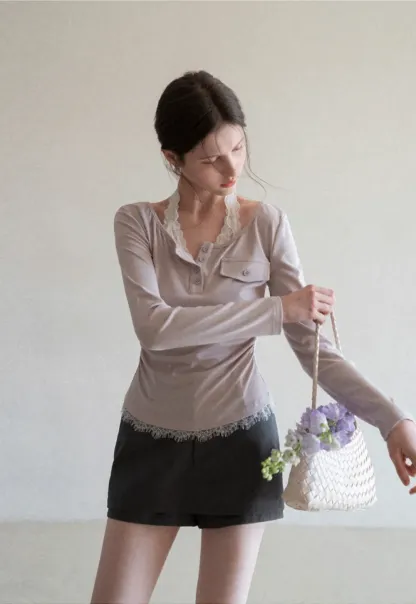 High waist tailored shorts with lace trim