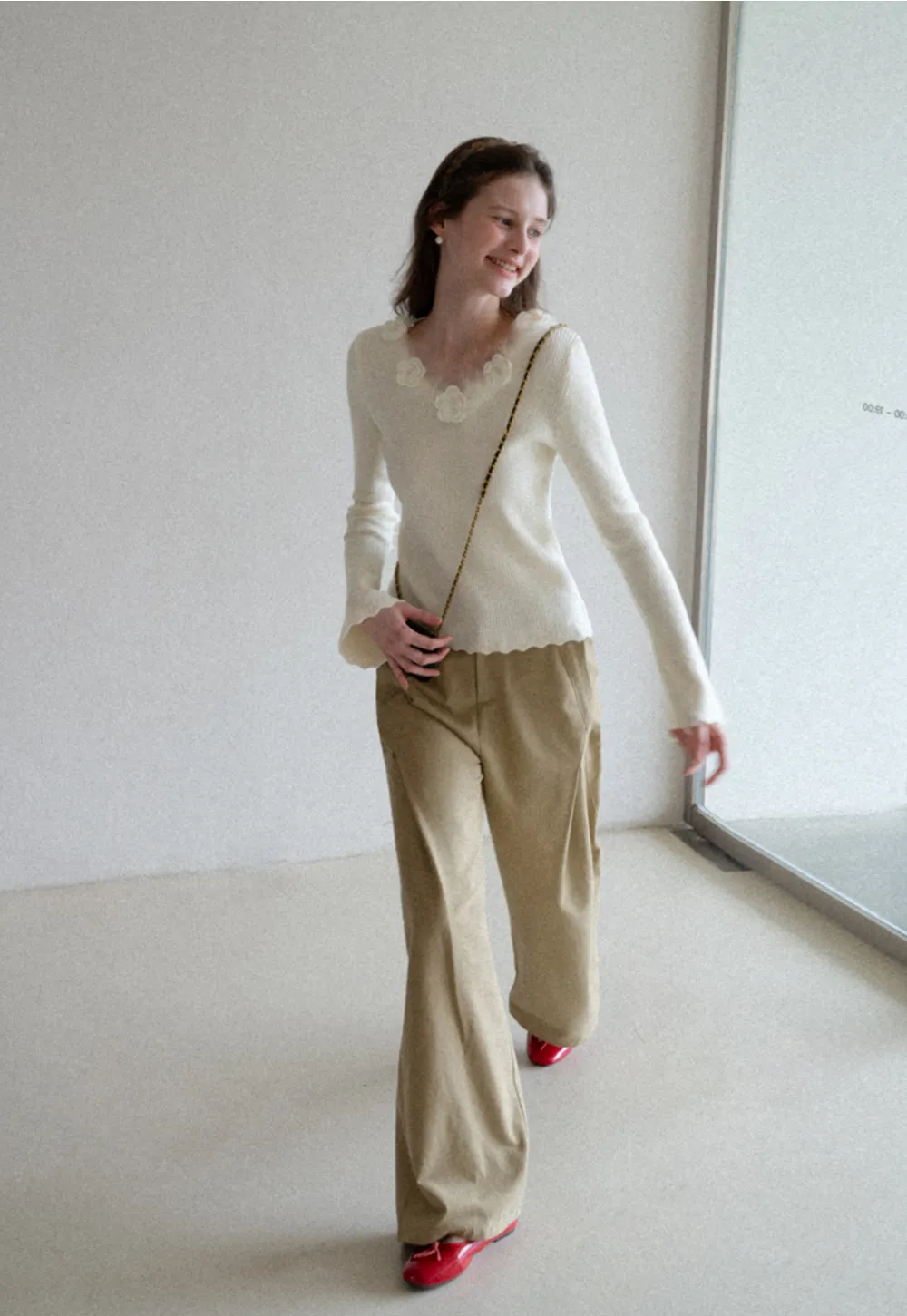 Floral Embellished V Neck Woolen Knit Sweater