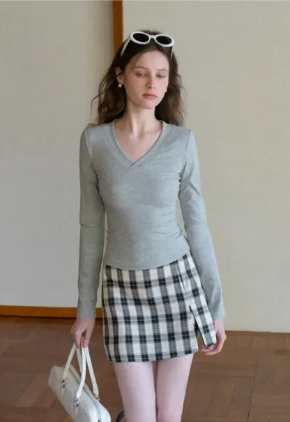 Long sleeve crew neck t shirt with fitted cut