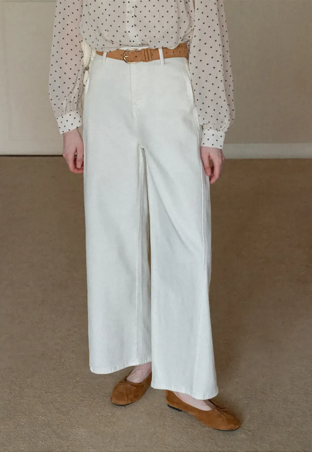 Wide leg high waist denim jeans with belt loop design