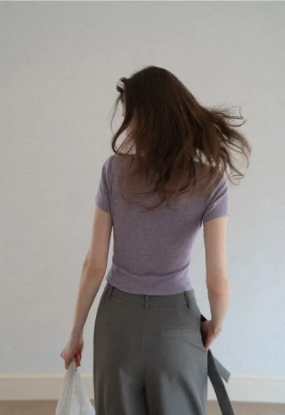 V neck short sleeve t shirt with ruffled trim