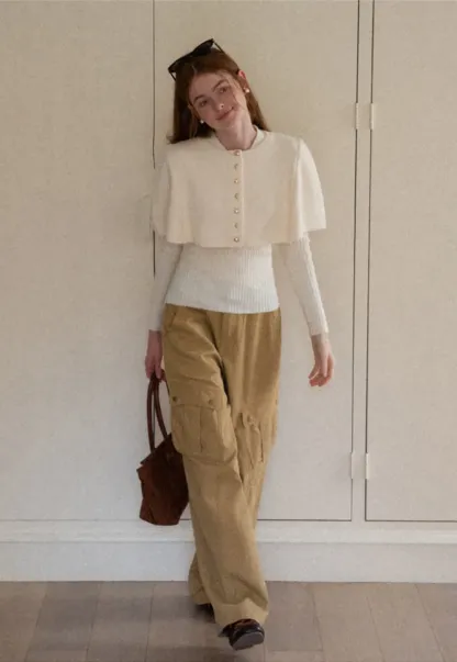 Wide leg utility pants with back pockets and side seams