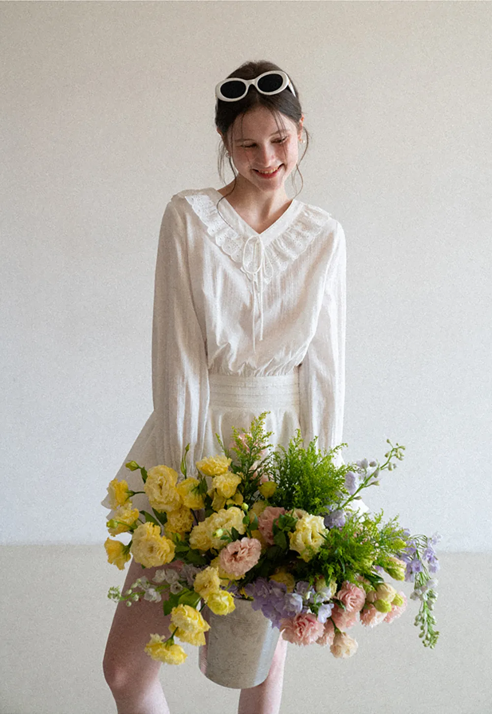 Long sleeve dress with lace collar and tie front