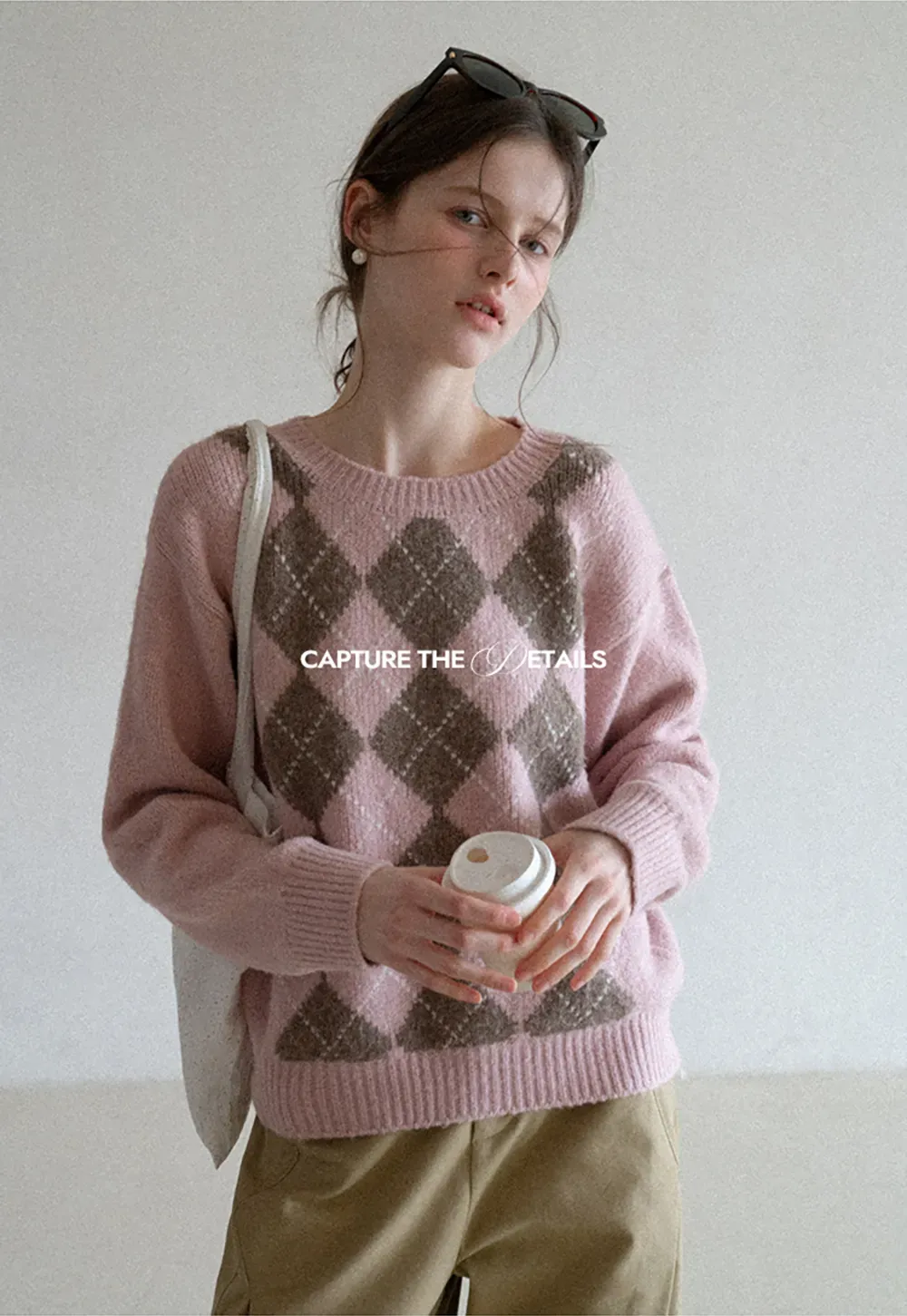 Classic diamond pattern wool knit sweater for casual wear