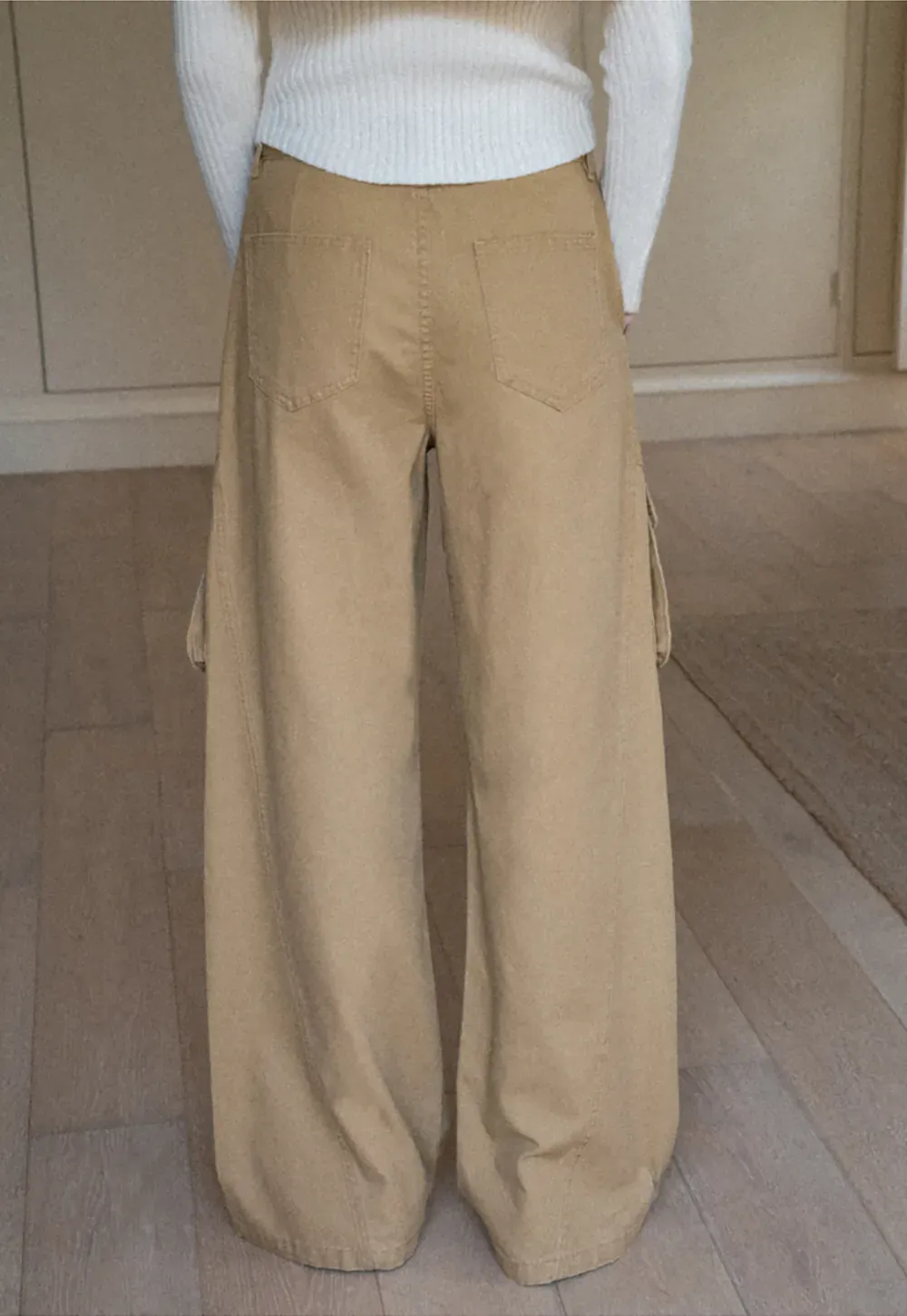 Wide leg utility pants with back pockets and side seams
