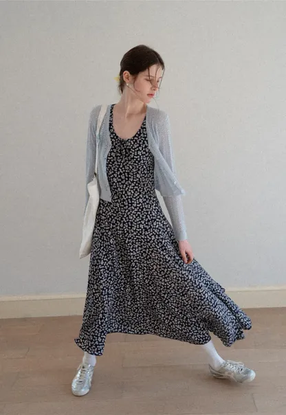 Floral Print Sleeveless Midi Dress with V Neck