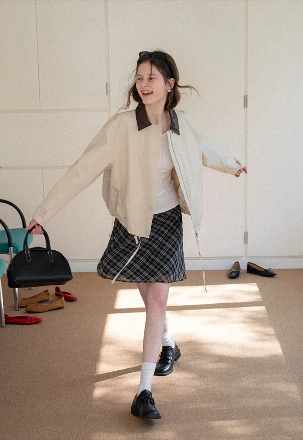 Short jacket with contrast collar and front buttons