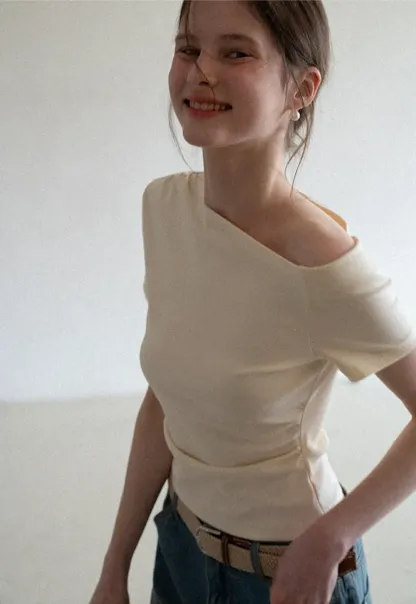 Off shoulder short sleeve fitted t shirt