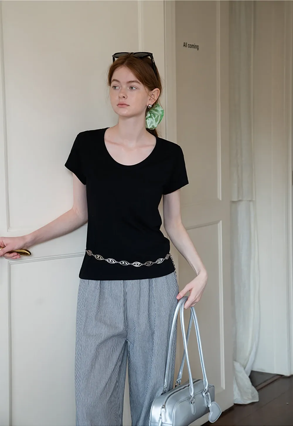 Women’s Basic Scoop Neck T-Shirt