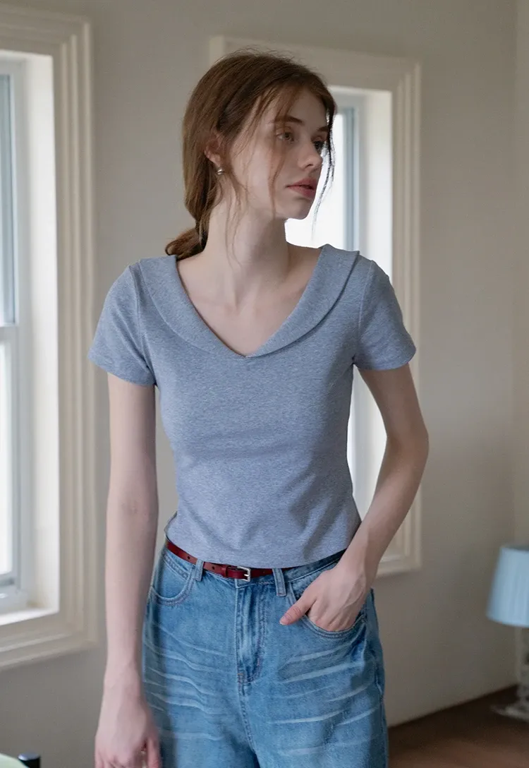 Women's V-Neck Cropped Top