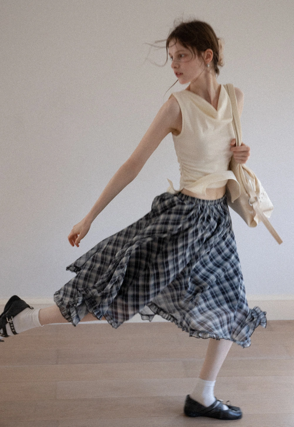 Women's Drape Back Sleeveless Ruched Tank Top