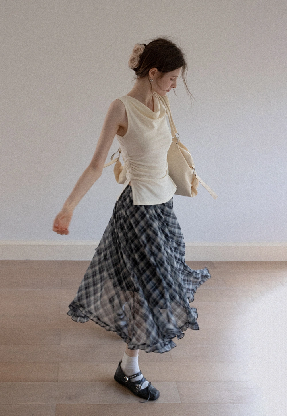 Women's Drape Back Sleeveless Ruched Tank Top