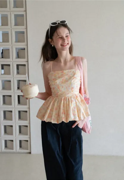 Floral Print Peplum Tank Top and Woolen Knit Sweater