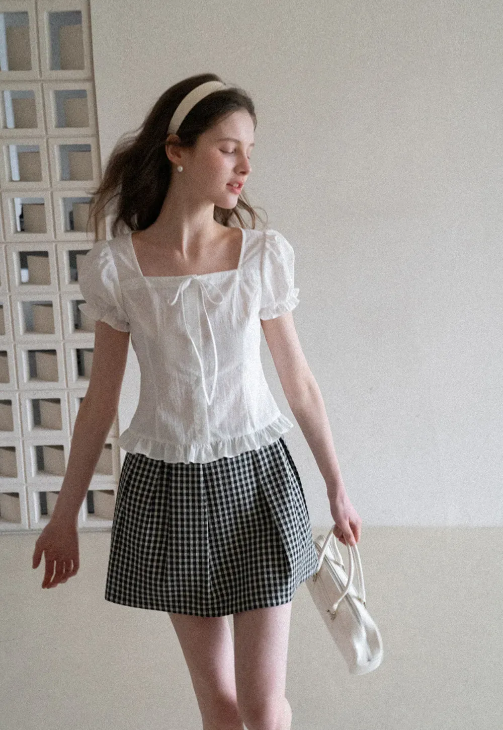 Square neck puff sleeve blouse with ruffle hem