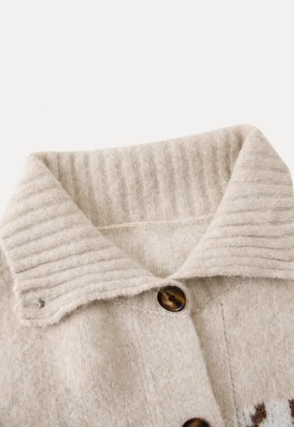 Vintage-Inspired Knit Cardigan with Geometric Design