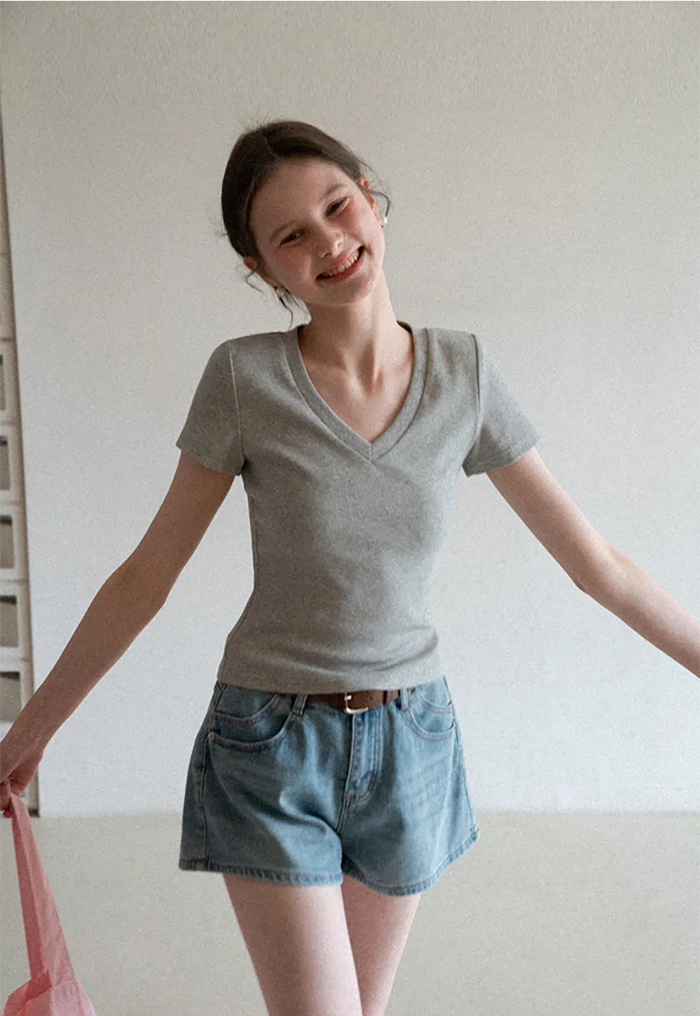 V neck short sleeve knit t shirt