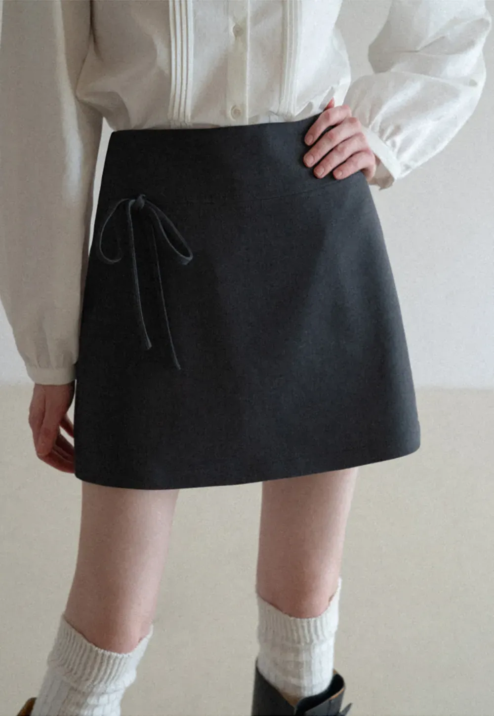 A-line mini skirt with front zipper closure