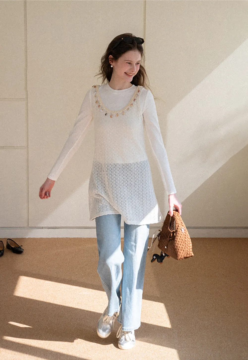 flared high waist jeans with back pocket design