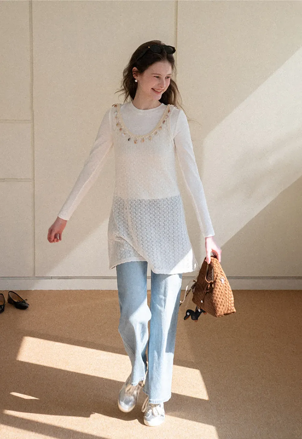 flared high waist jeans with back pocket design