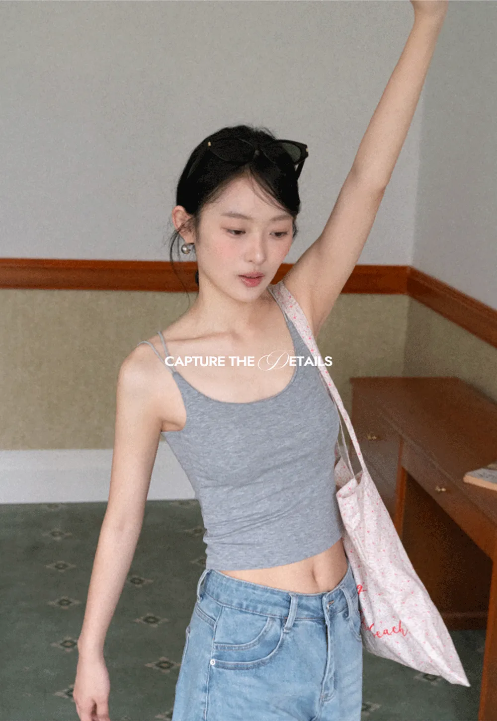 Thin strap scoop neck fitted tank top