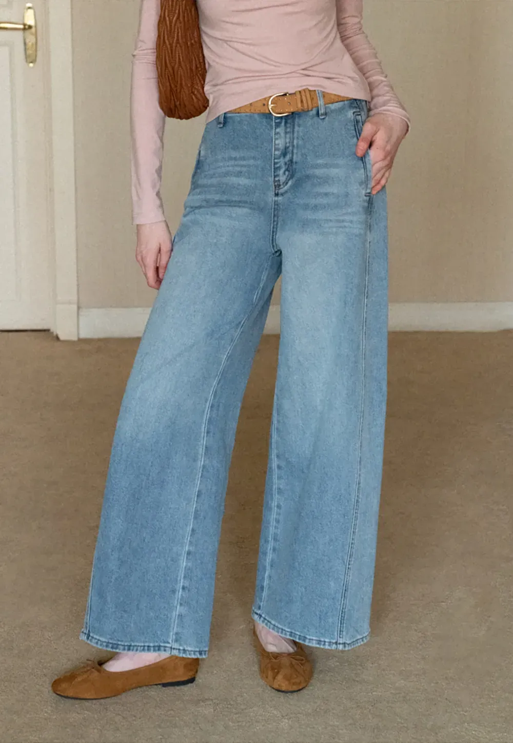 Wide leg high waist denim jeans with belt loop design