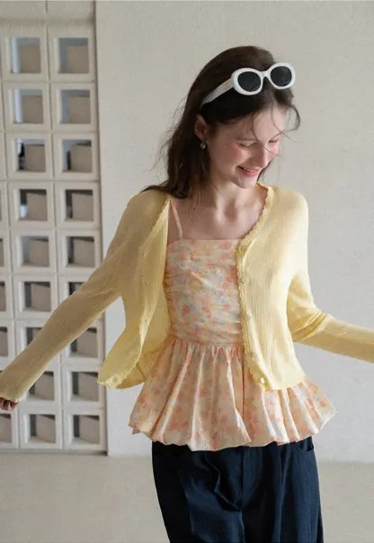 Floral Print Peplum Tank Top and Woolen Knit Sweater