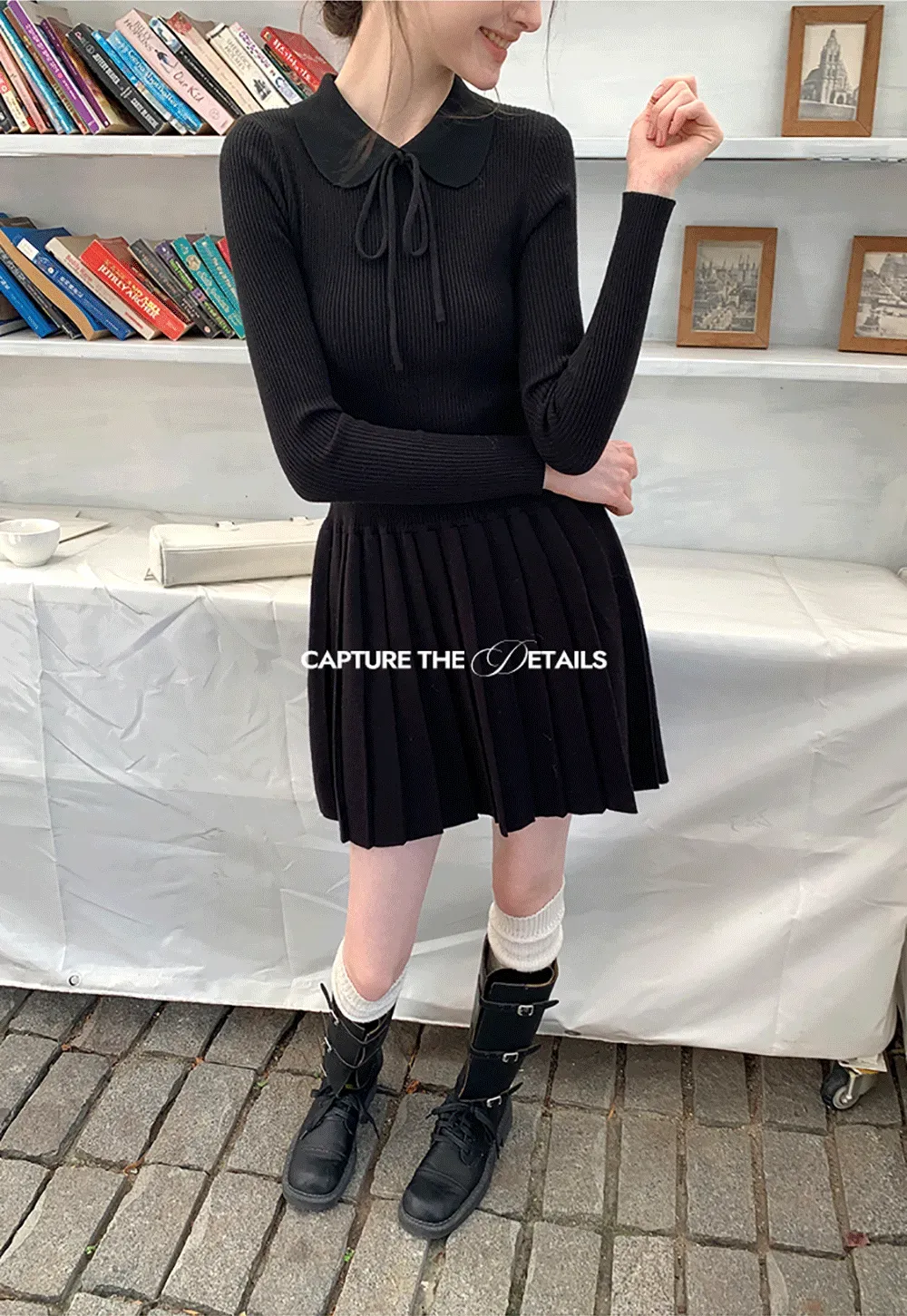 Elegant Knit Dress with Bow Detail and Flared Hem