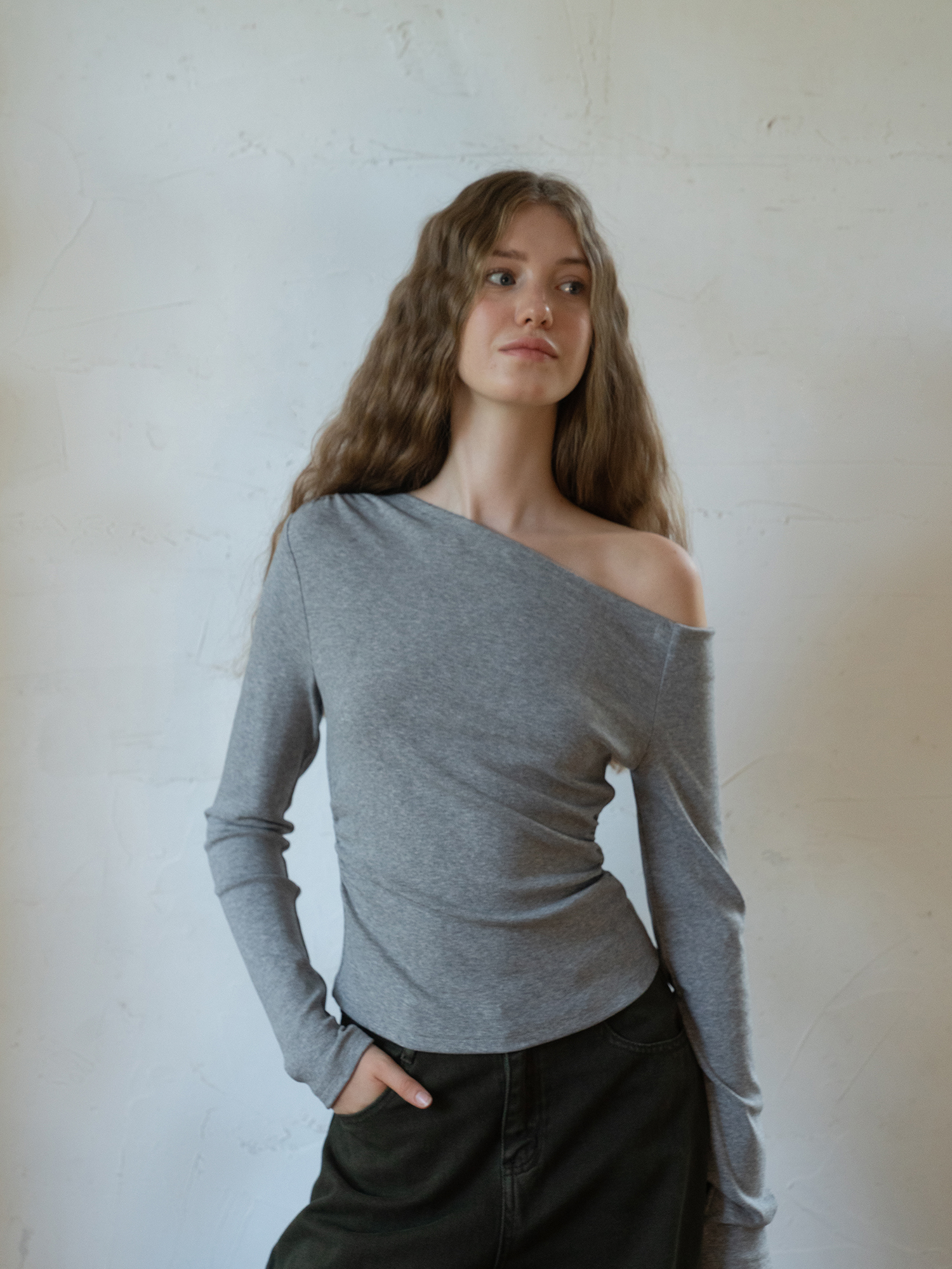 Women's Off-Shoulder Ruched Long-Sleeve Top