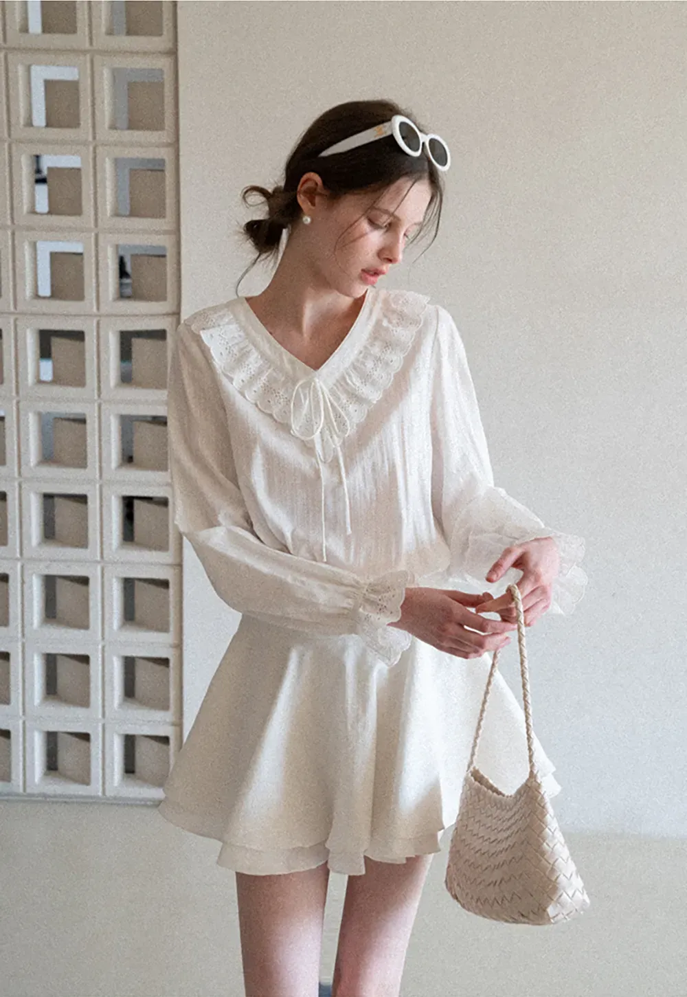 Long sleeve dress with lace collar and tie front