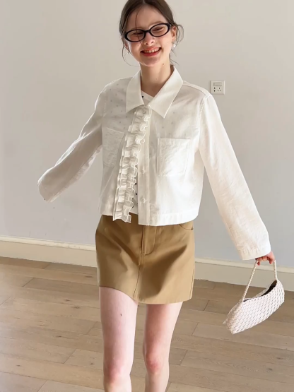 A-line mini skirt with front pockets and belt loops