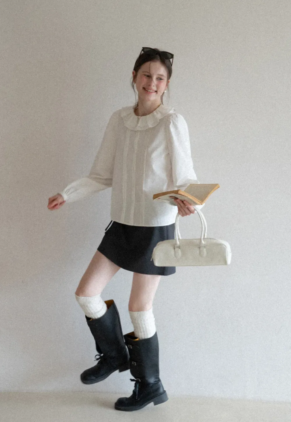 Elegant Blouse with Ruffled Collar and Pintuck Detail