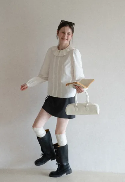 Elegant Blouse with Ruffled Collar and Pintuck Detail