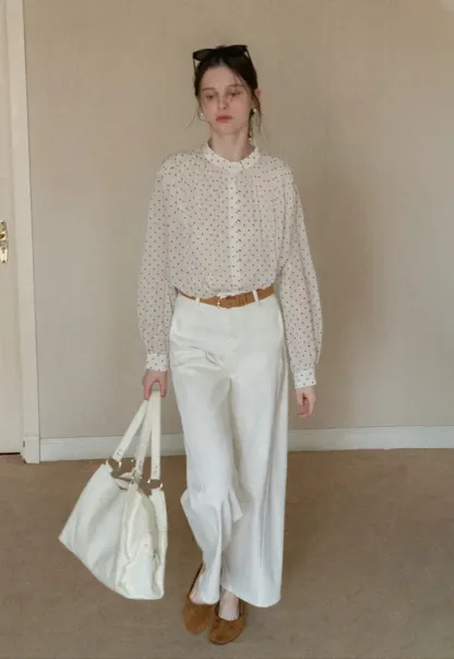 Elegant Blouse with Delicate Dot Pattern and Puffed Sleeves