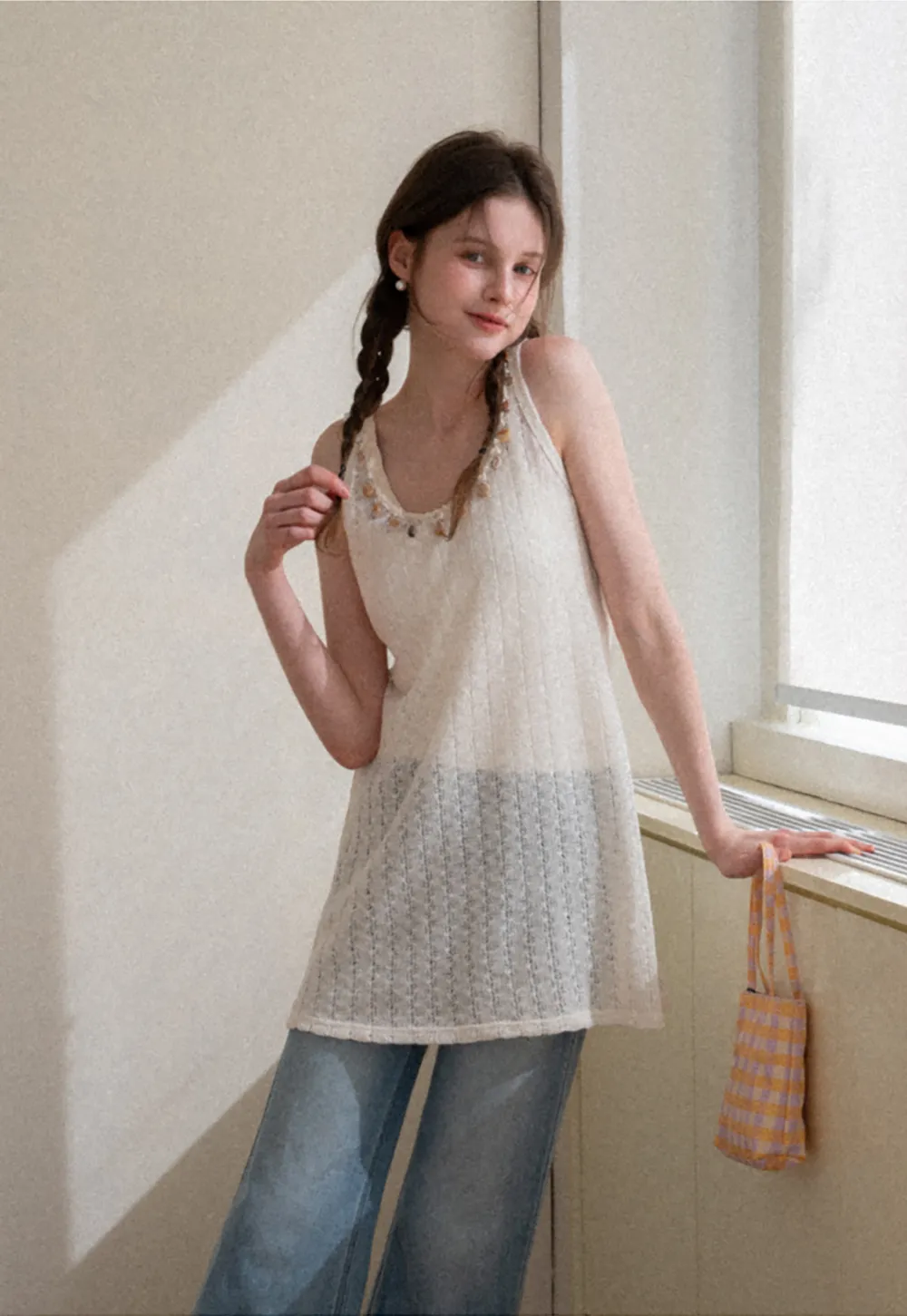 knitted sleeveless tank top with lace trim and button details