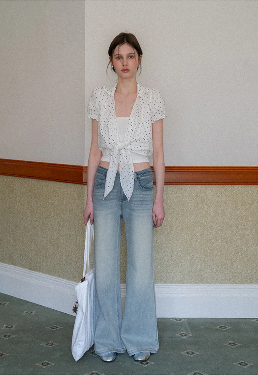 Wide leg flared denim jeans with front pockets