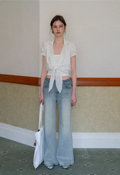 Wide leg flared denim jeans with front pockets