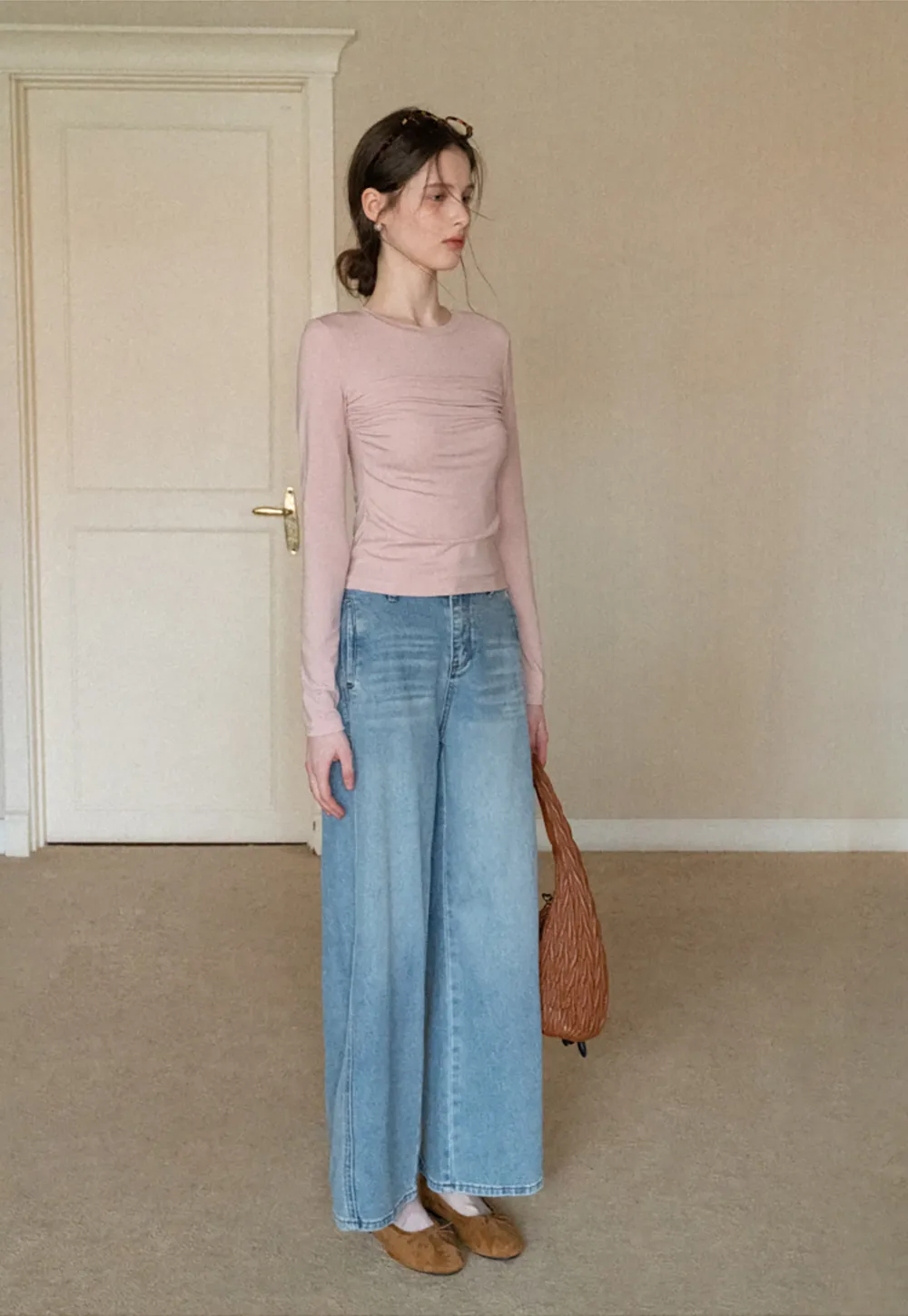 Wide leg high waist denim jeans with belt loop design