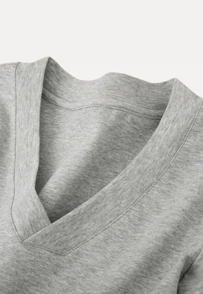 Long sleeve crew neck t shirt with fitted cut