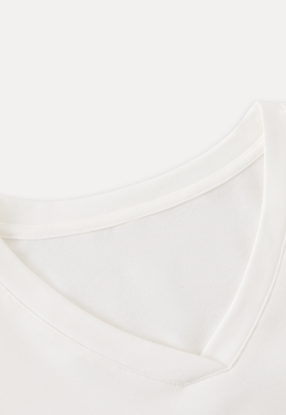 Women White V-Neck Long Sleeve Top