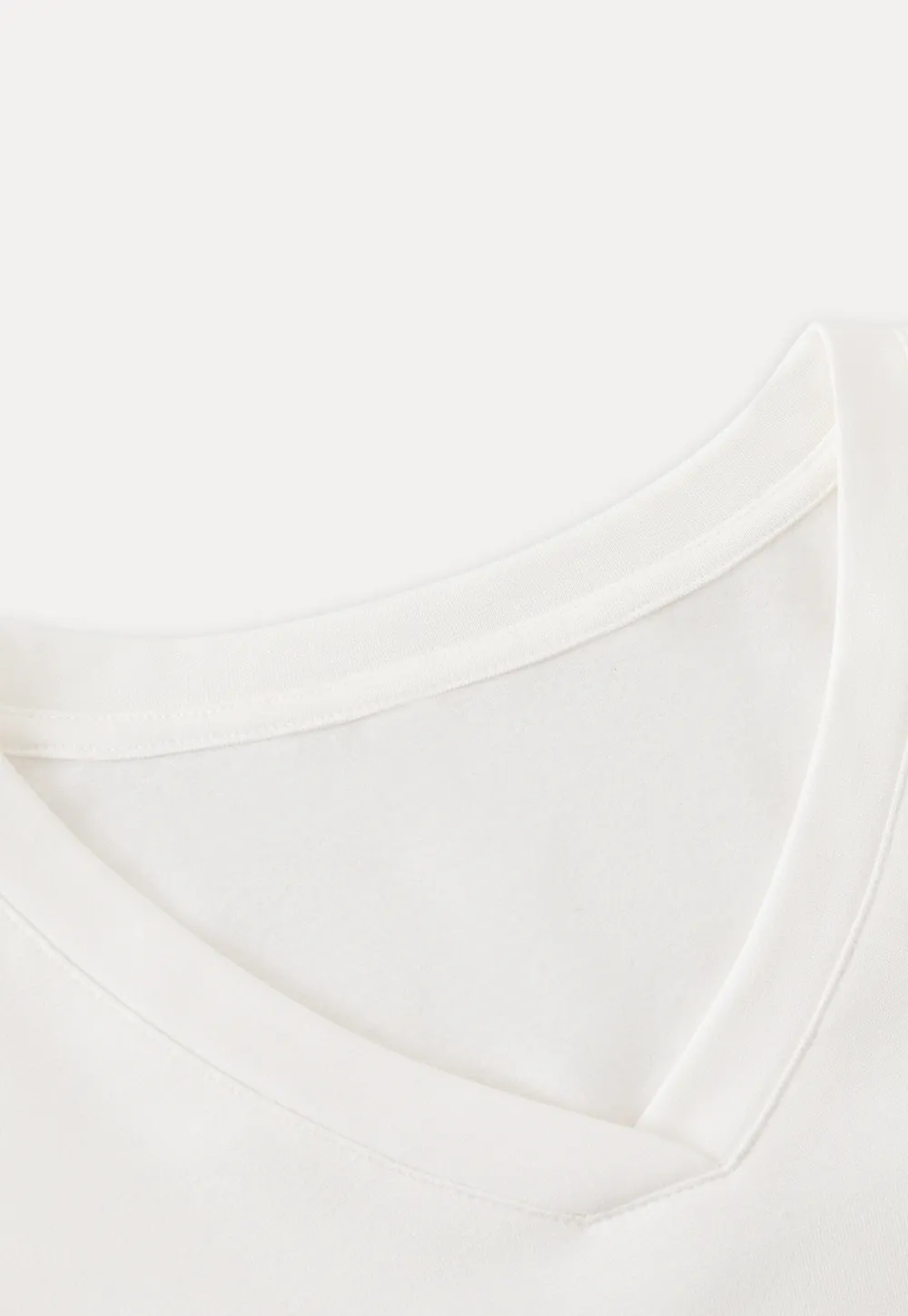 Women White V-Neck Long Sleeve Top