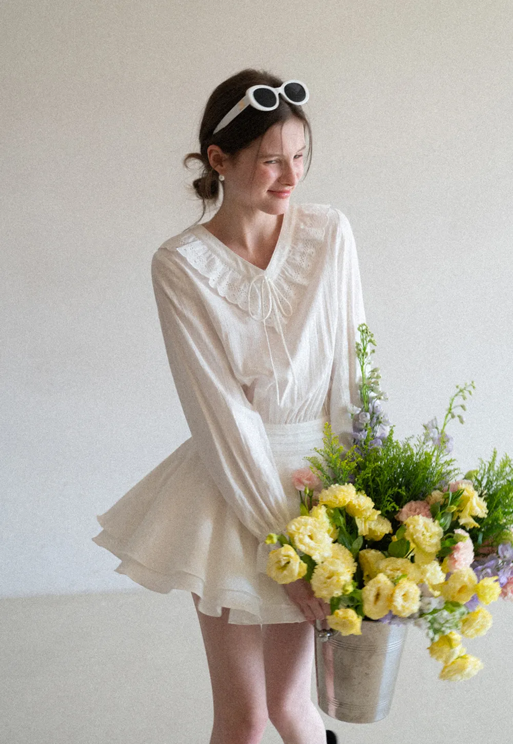 Long sleeve dress with lace collar and tie front