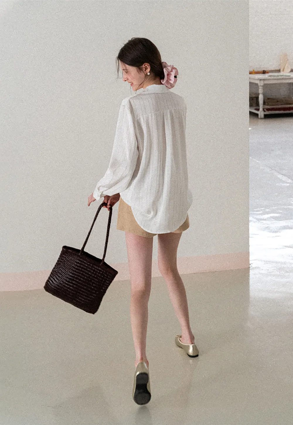 High waist denim shorts with belt loop and front pockets