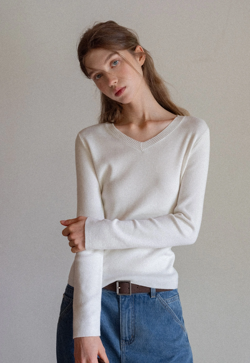Casual White Long Sleeve Sweater with V-Neck