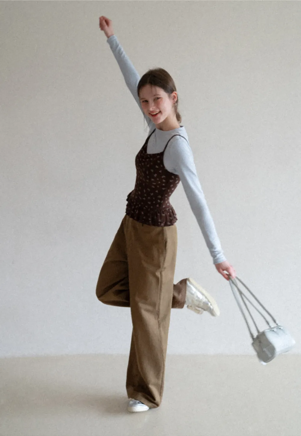 Wide leg casual pants with front pockets and relaxed fit